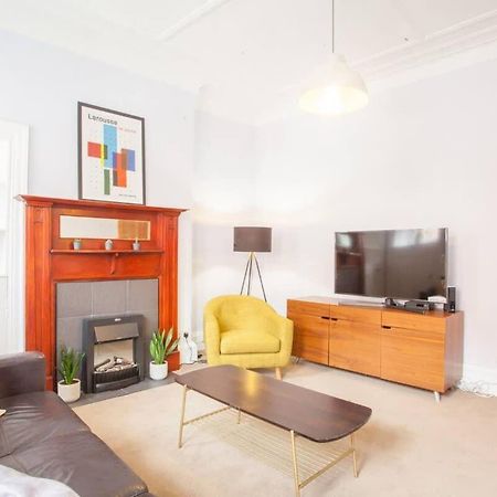 Modern, Light-Filled And Sleek West End Apartment Glasgow Extérieur photo